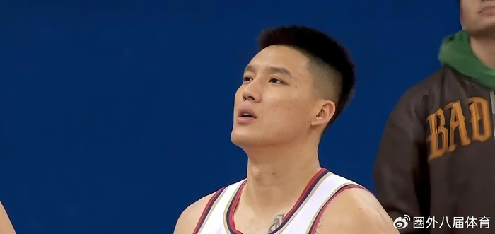 曾繁日无球卡位挥拳击打对手裆部遭CBA重罚