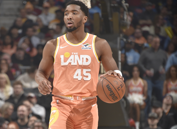 米切尔砍下42分创生涯纪录 骑士力克魔术稳居东