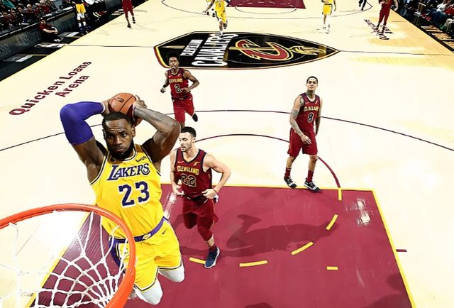 41岁詹姆斯领跑快攻榜单 生涯23季场均20+创历史纪