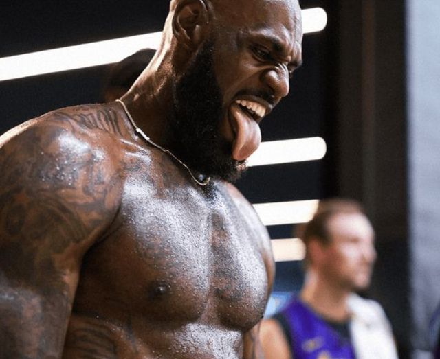 41岁詹姆斯领跑快攻榜单 生涯23季场均20+创历史纪