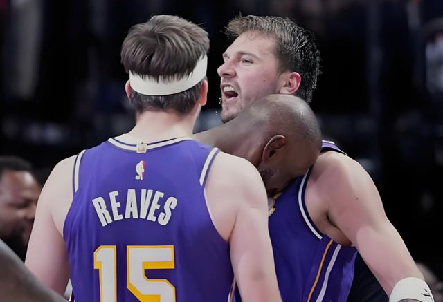 41岁詹姆斯领跑快攻榜单 生涯23季场均20+创历史纪